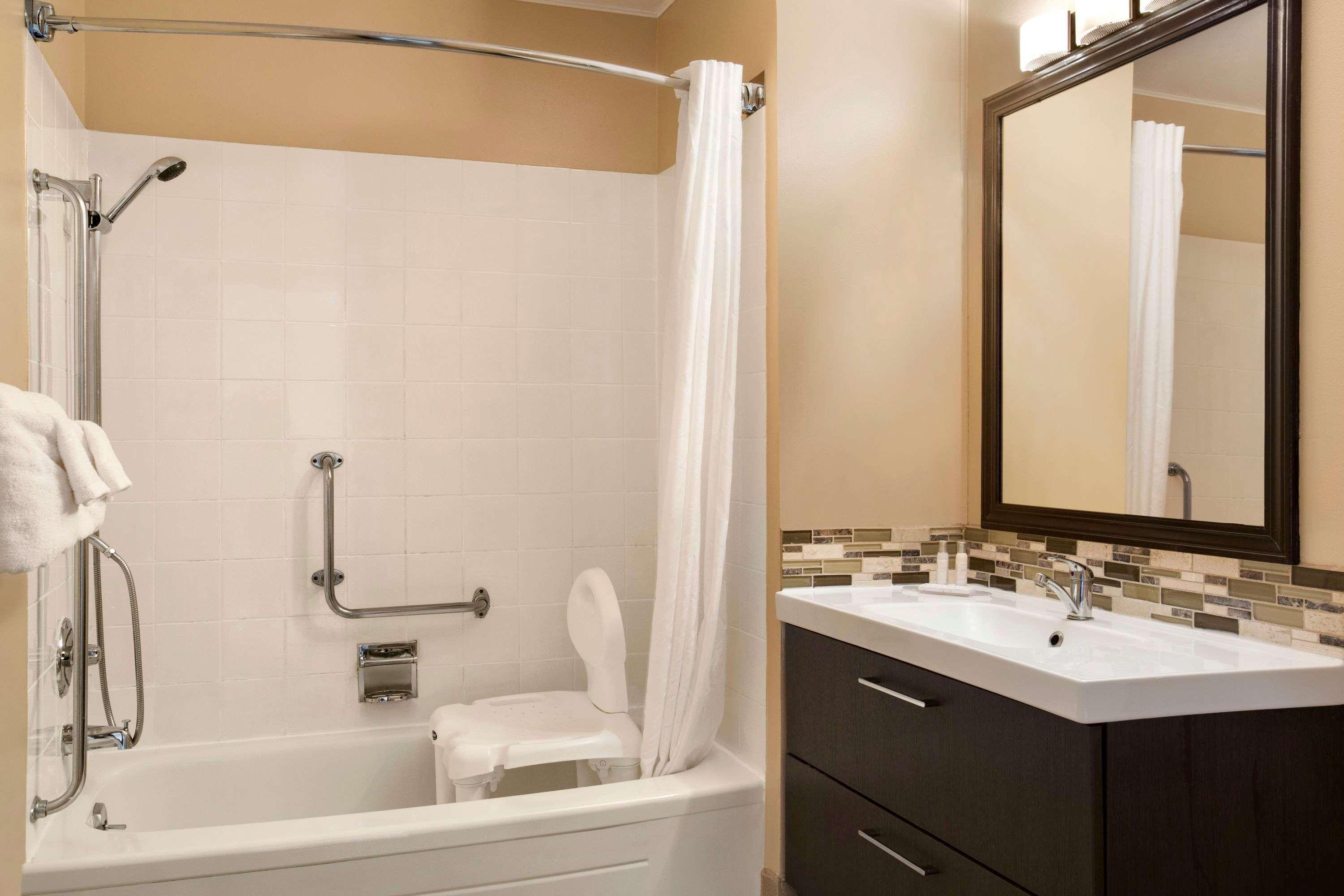 Travelodge By Wyndham Kenora Esterno foto