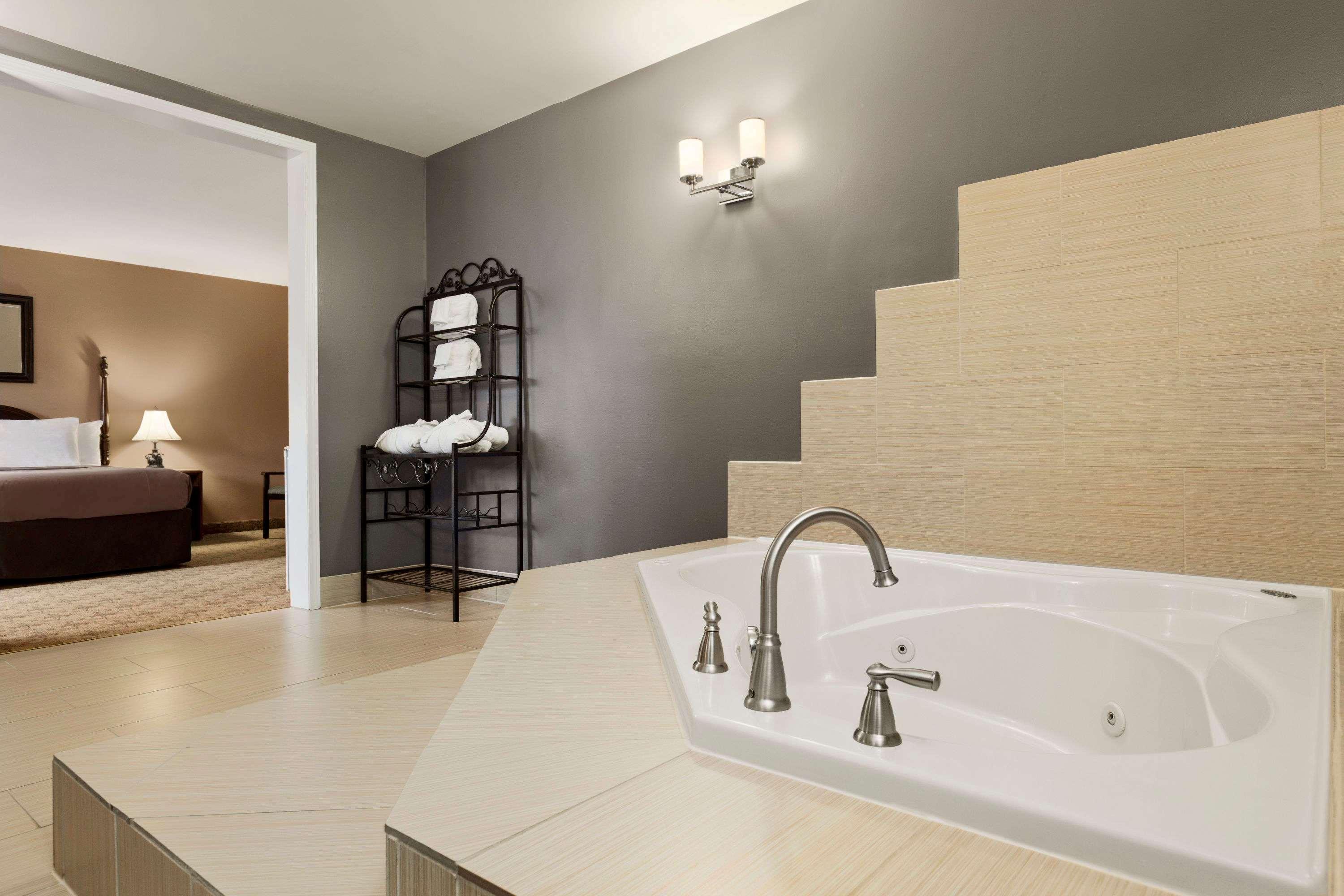 Travelodge By Wyndham Kenora Esterno foto