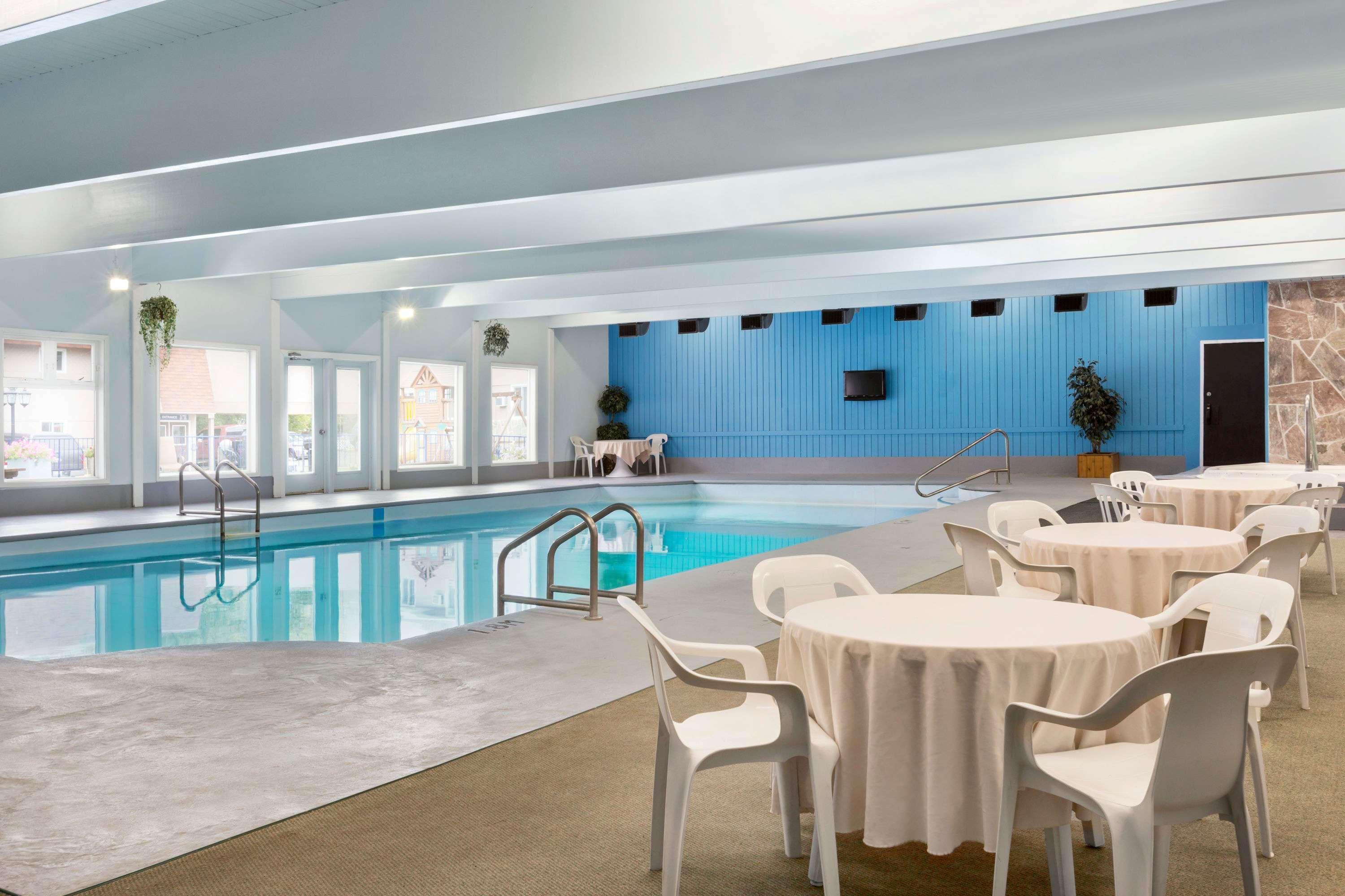 Travelodge By Wyndham Kenora Esterno foto