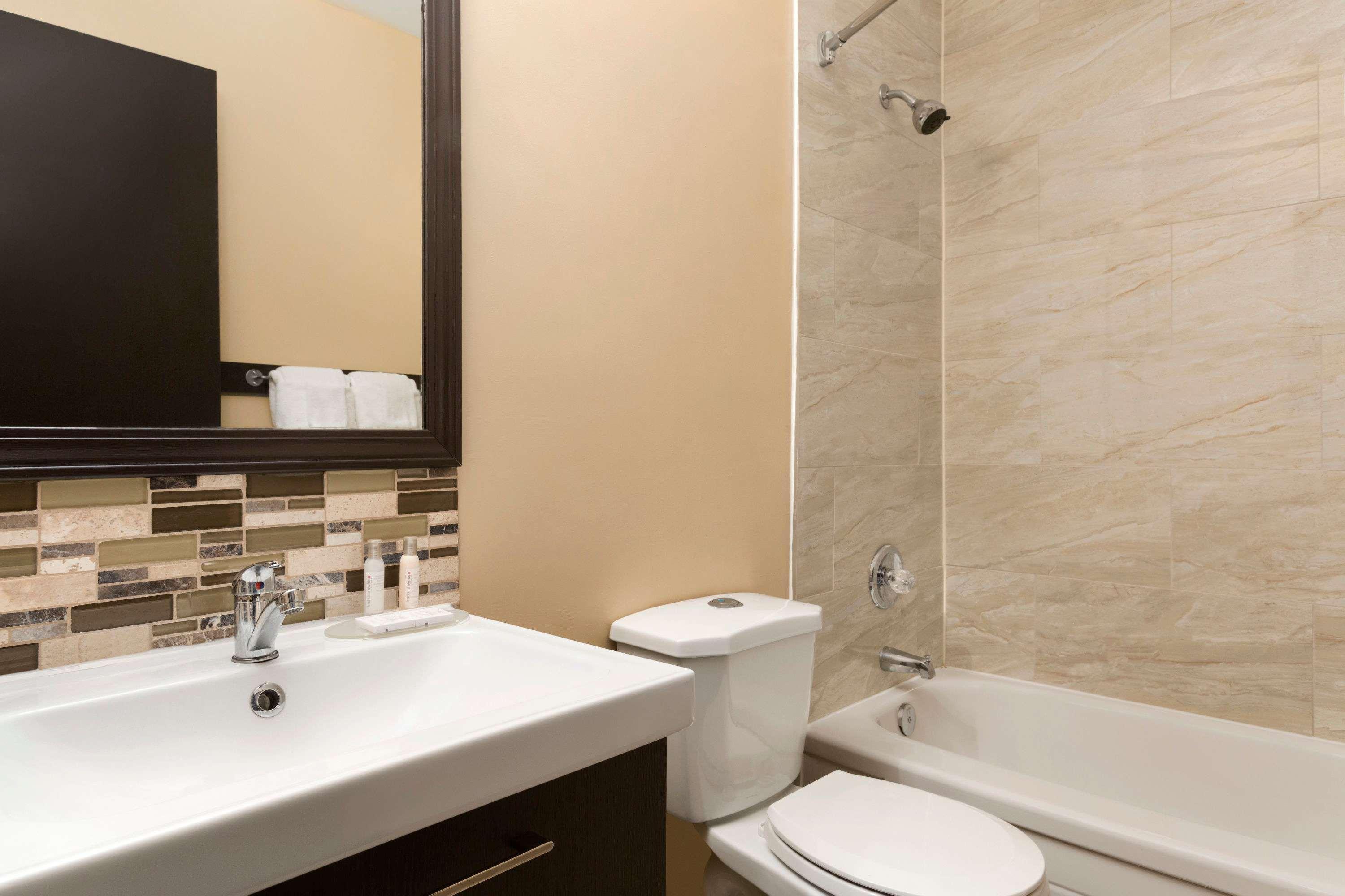 Travelodge By Wyndham Kenora Esterno foto